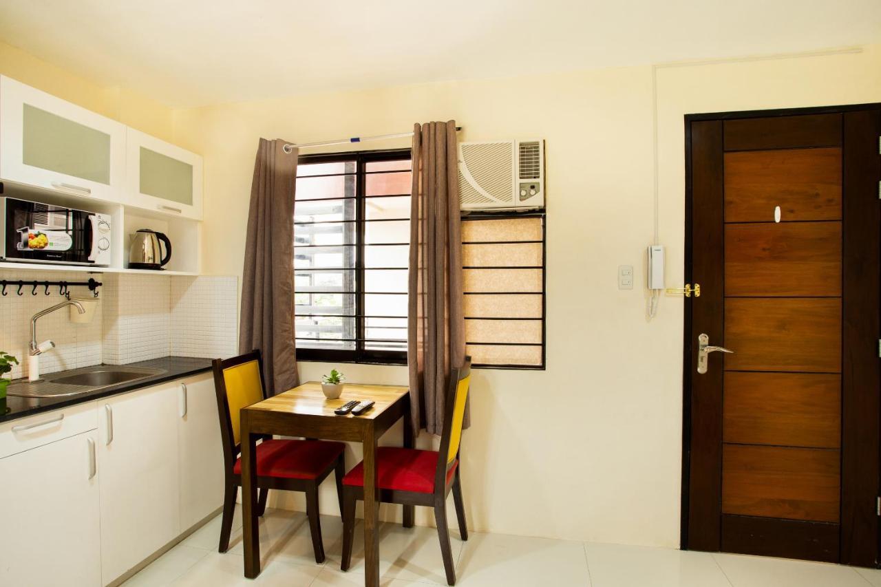 Oyo 199 Solange Apartelle Davao Exterior photo